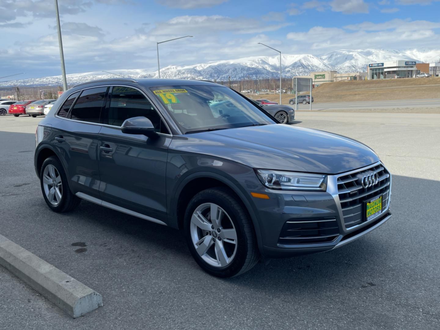 2019 GRAY AUDI Q5 2.0T QUATTRO PREMIUM (WA1ANAFY0K2) with an 2.0L engine, Automatic transmission, located at 1960 Industrial Drive, Wasilla, 99654, (907) 274-2277, 61.573475, -149.400146 - Photo#4